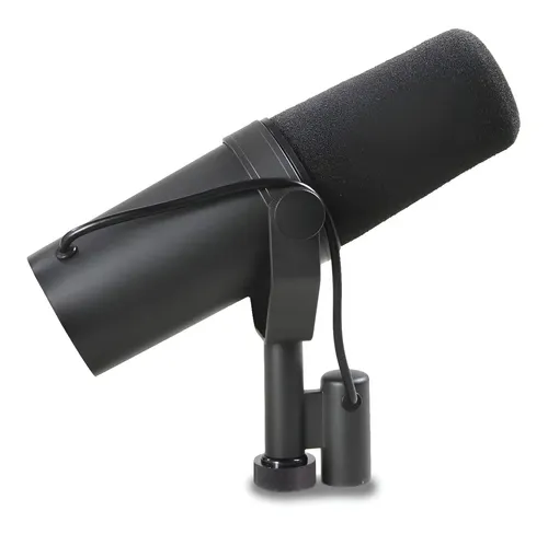 Micrófono dinámico Shure SM7B estudio podcast color negro sonido profesional aislamiento ruido versátil