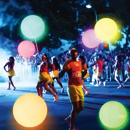 Juego Piscina 4 Pelotas De Playa Led Inflable Bolas Fiesta